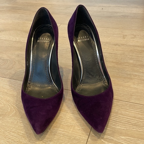 Stuart Weitzman, purple suede pumps - Picture 2 of 5